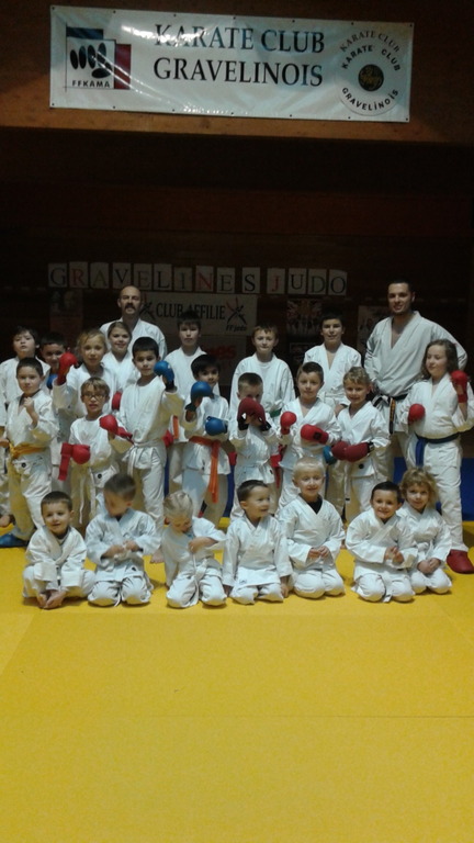 karate groupe enfants.jpg