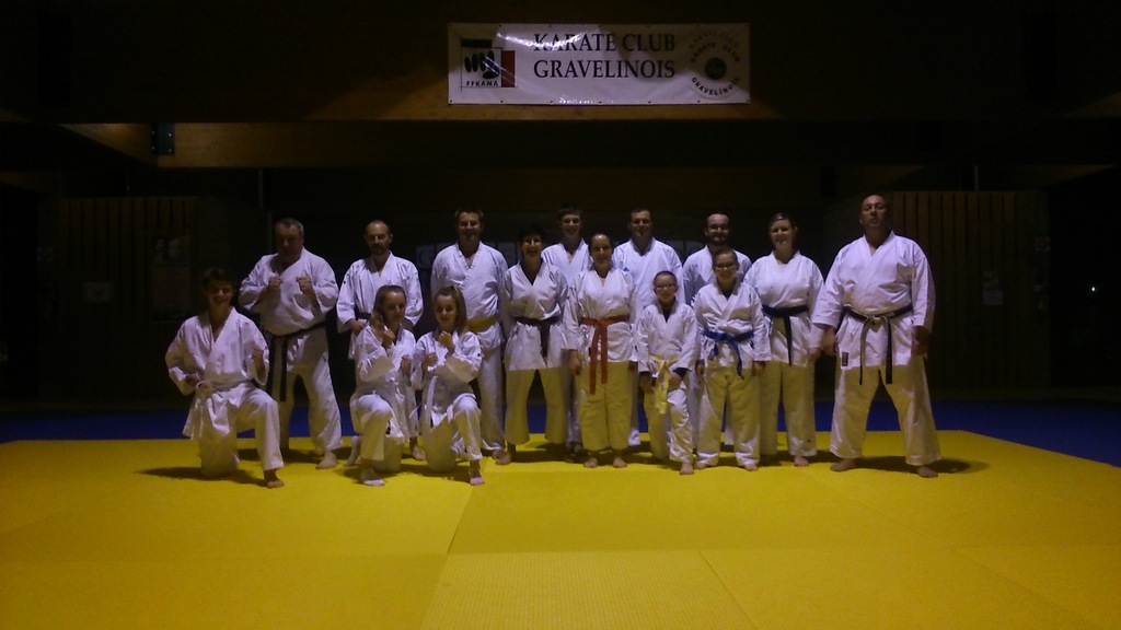 karate groupe ados et adultes.jpg